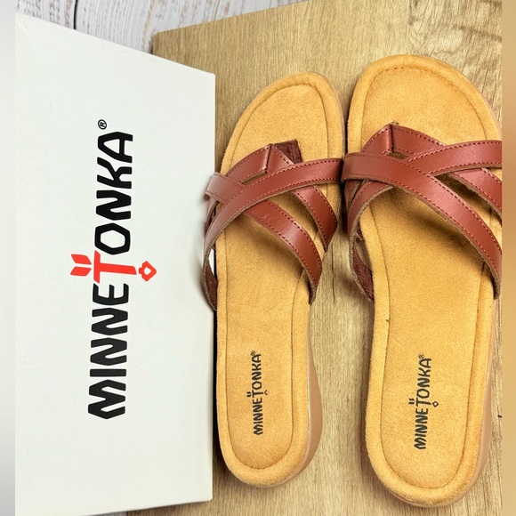 Minnetonka Women's Tan Leather Sandals - Picture 1 of 4